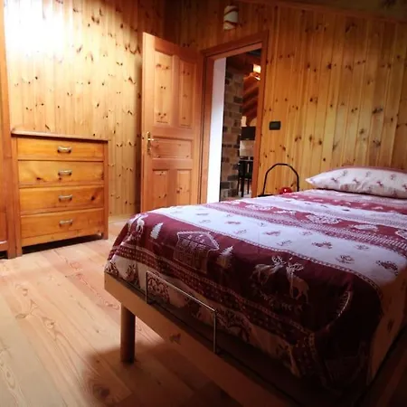Anita Haus - Valle D'aosta Apartament *